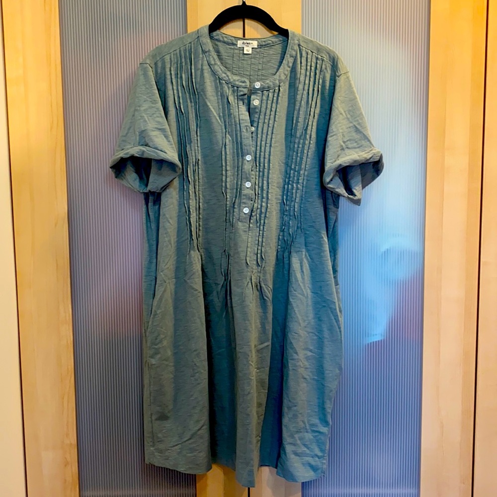 Casual summer jersey dress; grey green, pockets